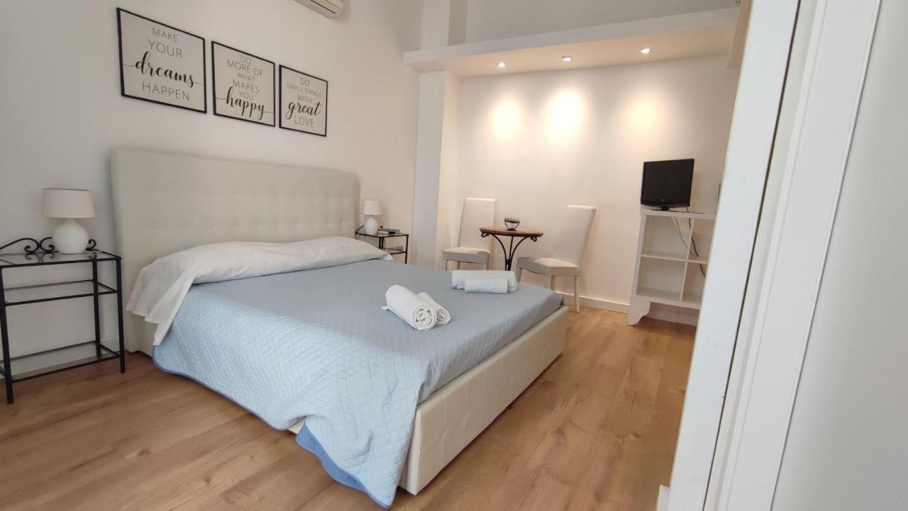 Living Cagliari Marina Bed & Breakfast Exterior photo