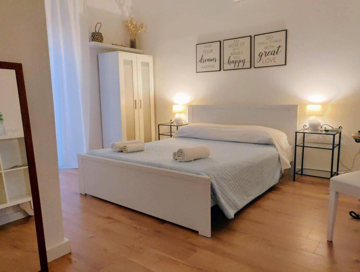 Living Cagliari Marina Bed & Breakfast Exterior photo