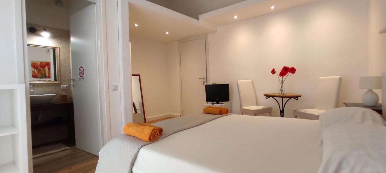 Living Cagliari Marina Bed & Breakfast Exterior photo