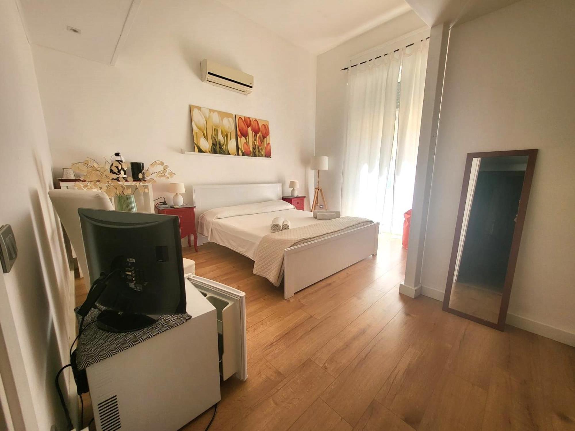Living Cagliari Marina Bed & Breakfast Exterior photo