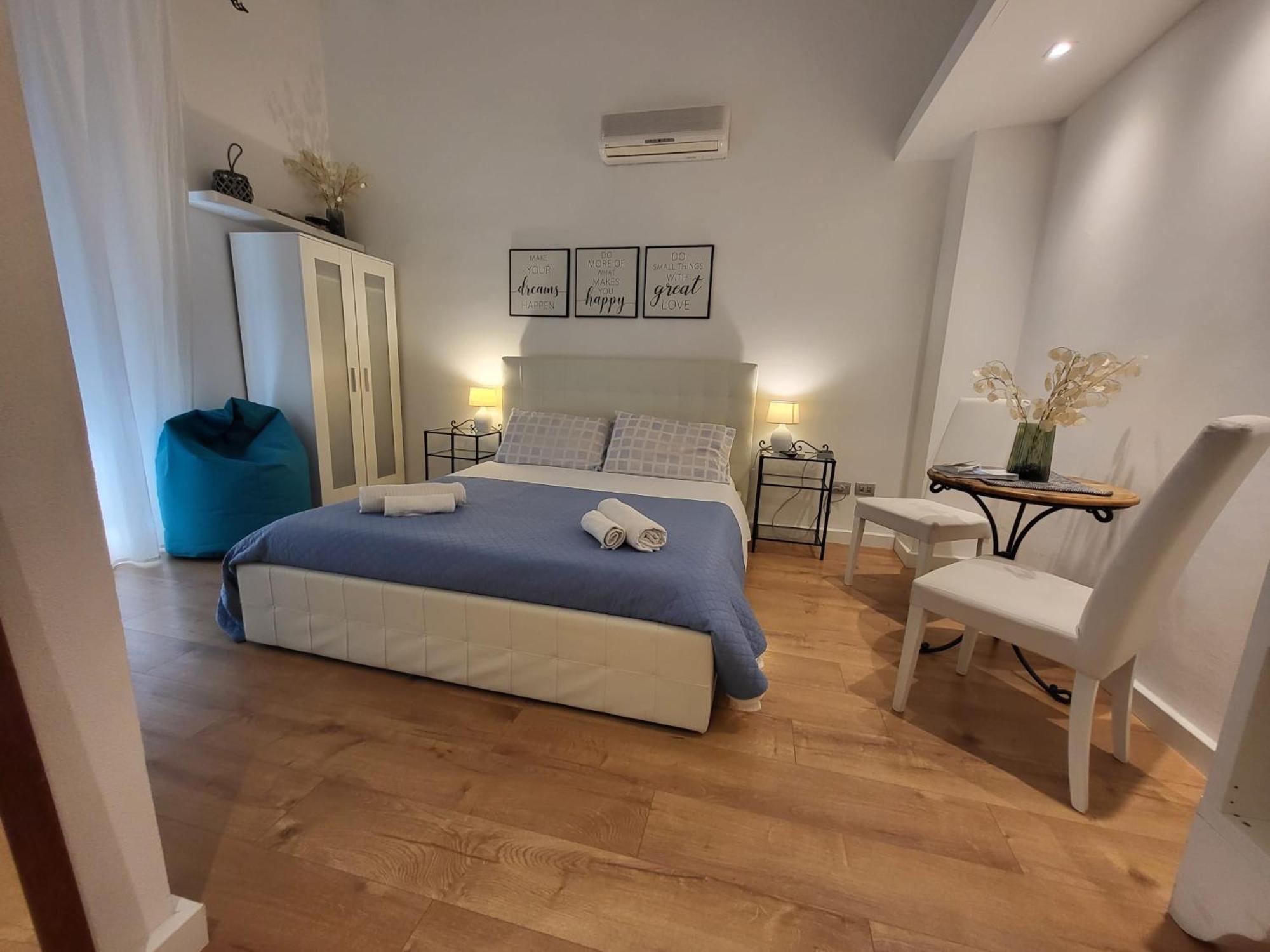 Living Cagliari Bed & Breakfast Exterior photo